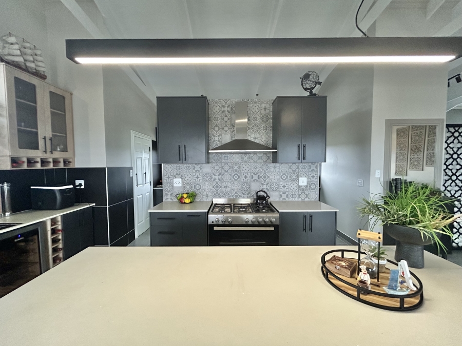 3 Bedroom Property for Sale in Wavecrest Eastern Cape